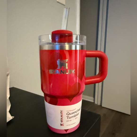 Stanley Valentine’s Day Stainless Steel 20 oz Quencher H2.O Tumbler - Picture 4 of 4